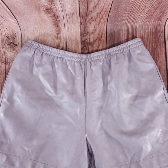 NWT Anthropologie Avec Les Filles Womens Size Large Faux Leather Shorts Lavender - Picture 6 of 13